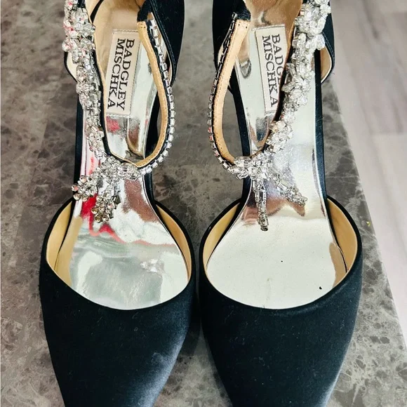 Shoes - Picture 3 of 4